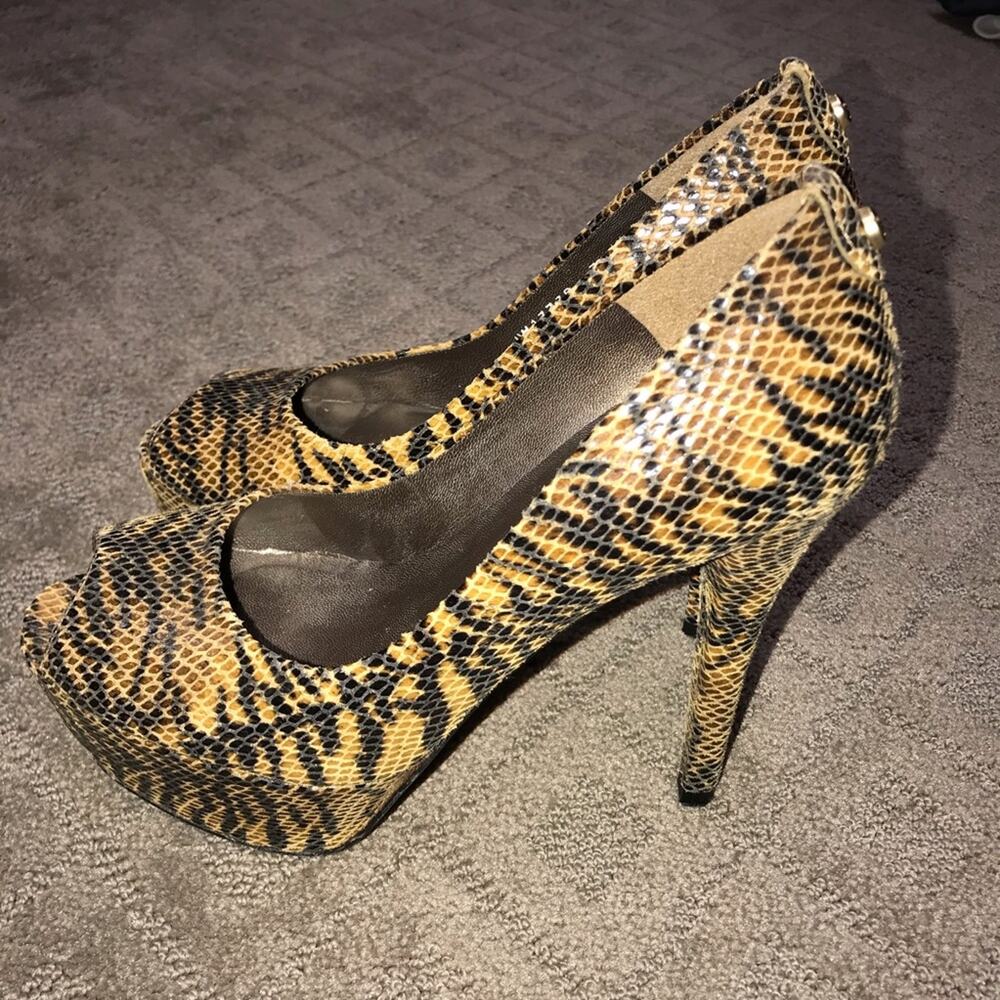 Stuart Weitzman Lille Cognac Tiger Snake Platforms 7.5